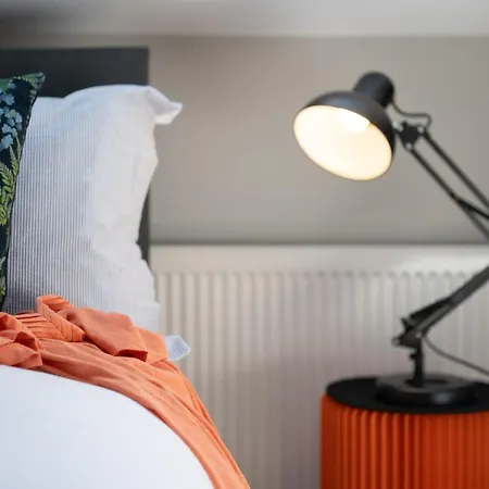 Morland Contemporary Lakeland By Letmestay