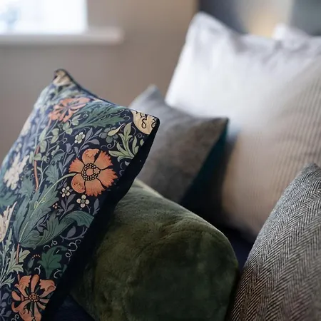 Morland Contemporary Lakeland By Letmestay